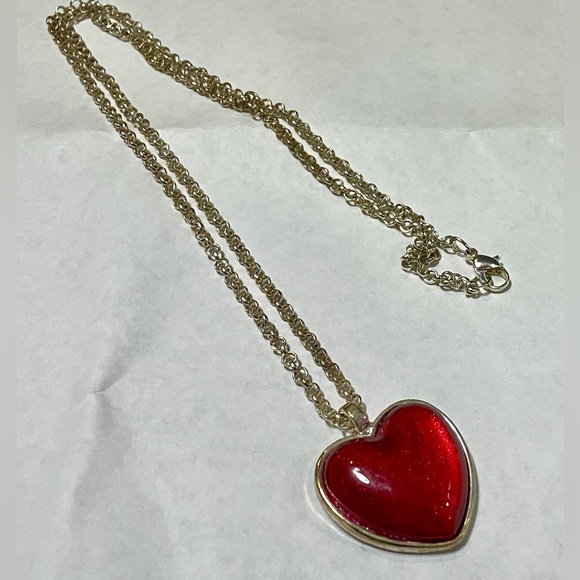 Jewelry - Elegant Red Heart Glass Pendant Necklace
